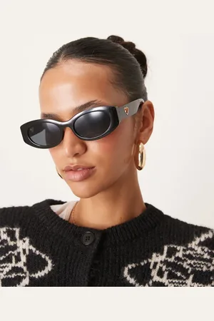 ASOS Gafas de sol negras ovaladas con charm de corazón de