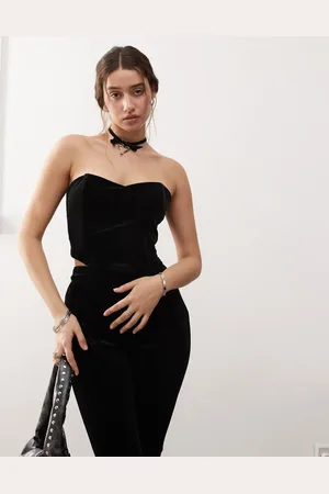 Miss Selfridge Top corsetero de terciopelo con escote palabra de honor y ribete de encaje de