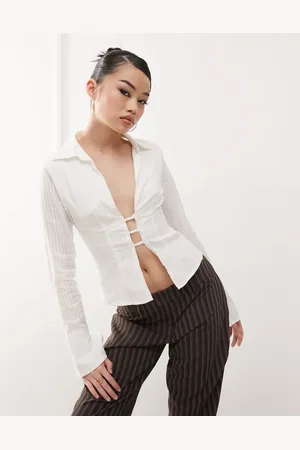 Princess Polly Camisa blanca a rayas de estilo años 90 con mangas acampanadas y cuello escotado de tejido texturizado de