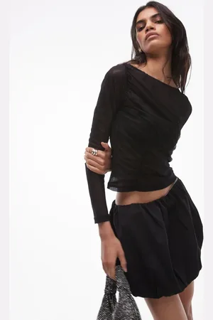 SNDYS Top corto de manga larga con cuello barco de malla de