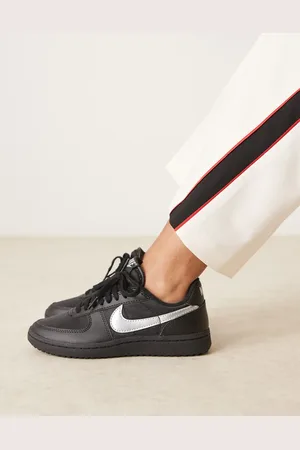 Nike Zapatillas de deporte negras y plateadas Field General de