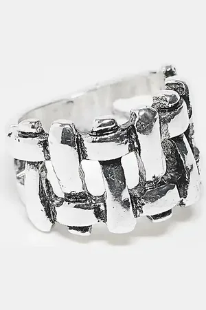 Reclaimed Anillo pulido unisex con diseño entrelazado de