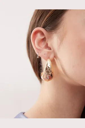 Reclaimed Pendientes dorados con diseño colgante abullonado de