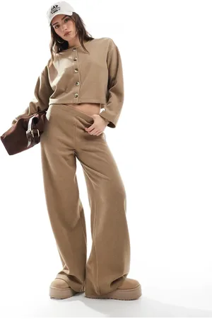 Miss Selfridge Pantalones de pernera ancha de canalé suave de -Marrón