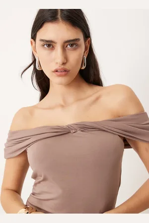 Abercrombie & Fitch Top con escote Bardot asimétrico con detalle retorcido de