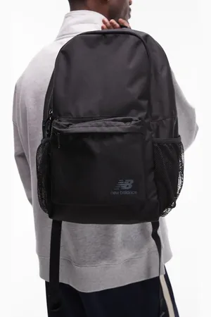 New Balance Mochila negra con logo de