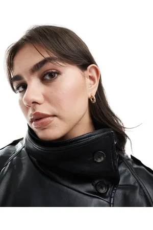 Pieces® Pendientes de aro dorados con detalle efecto fundido de