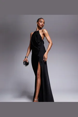 ASOS Vestido largo oscuro con cuello halter y detalle de abertura de satén de ASOS DESIGN Tall