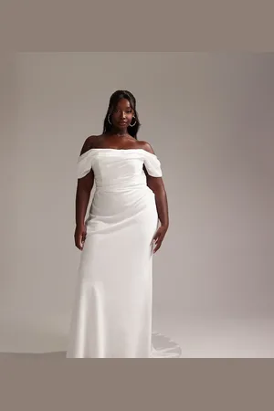 ASOS Vestido de novia largo drapeado con escote Bardot de satén de ASOS DESIGN Curve