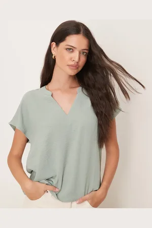 JDY Blusa verde salvia de manga corta con cuello de pico de