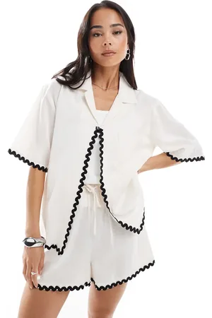 Esmée Camisa playera blanca de manga corta con ribetes en zigzag exclusiva de (parte de un conjunto)-Blanco