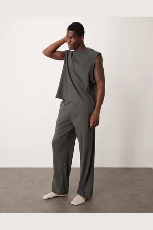 ASOS Conjunto de estar por casa gris oscuro de pantalones y camiseta sin mangas extragrande de la colección cápsula de -Azul marino