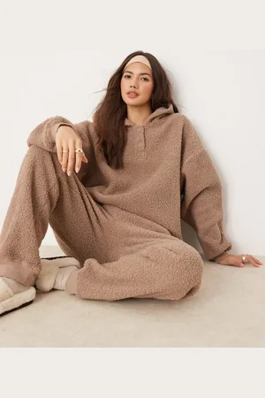 ASOS Conjunto de estar por casa color topo de joggers y sudadera extragrande con capucha de borreguito de -Marrón