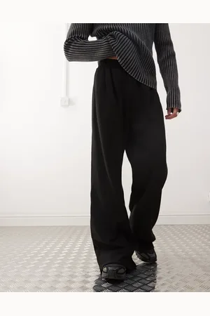 Weekday Pantalones de chándal negros de pernera muy ancha con pinzas delanteras Wind de