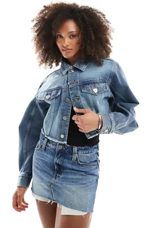 Monki Chaqueta vaquera corta con lavado medio y bajo sin rematar de