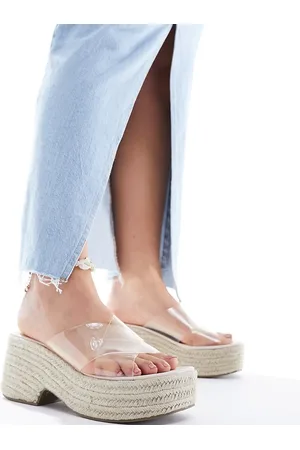 ASOS Cuñas transparentes con diseño de tiras cruzadas Toy de Wide Fit
