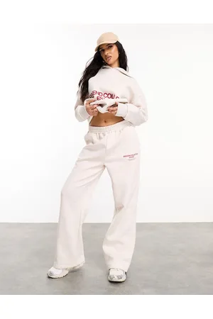 ASOS Joggers color avena extragrandes con logo apilado rojo de Weekend Collective-Multicolor