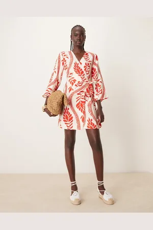 JDY Vestido estilo kimono cruzado con estampado floral de -Blanco
