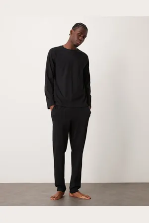 New Look Conjunto de estar por casa de joggers y camiseta de manga larga de