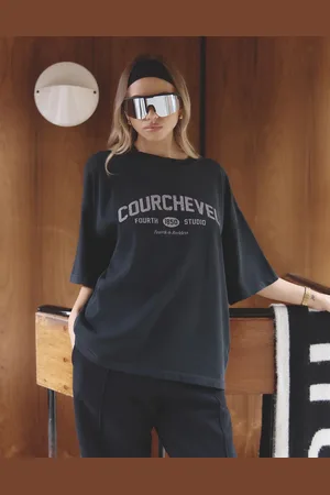4th & Reckless Camiseta carbón con estampado gráfico "Courchevel" Après Ski de x Felicia Wedin