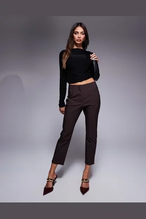 River Island Pantalones de sastre capri marrones con raya diplomática de