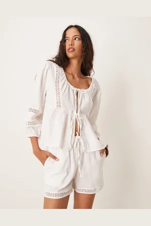 Iisla & Bird Camisa playera blanca de manga larga con lazada delantera y panel de croché de (parte de un conjunto)