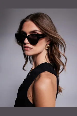 Quay Australia Gafas de sol negras y doradas de estilo ojos de gato Chit Chat de Quay