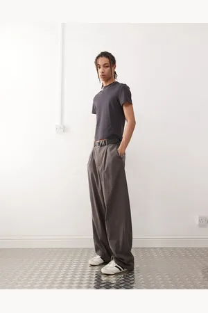 Weekday Pantalones marrones sueltos con raya diplomática Uno de
