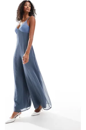ASOS Mono largo azul con diseño de dos tonos, cuello de pico y diseño de paneles de chifón traslúcido de