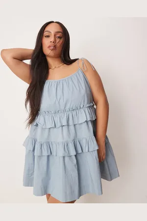 ASOS Vestido corto escalonado con volantes de ASOS DESIGN Curve-Marrón