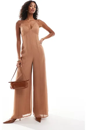 ASOS Mono largo color visón con cuello de pico y diseño de paneles de chifón traslúcido de -Marrón