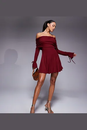 Murci Vestido corto con bajo con vuelo y escote Bardot plegado de punto exclusivo de -Rojo