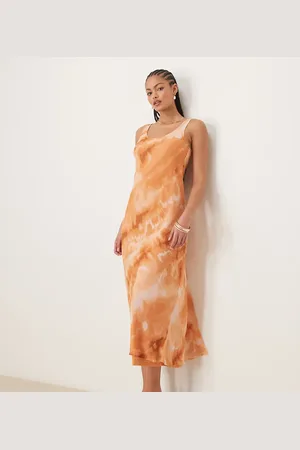 ASOS Vestido lencero midi naranja con estampado efecto tie dye y cuello ancho de chifón de ASOS DESIGN Tall-Multicolor