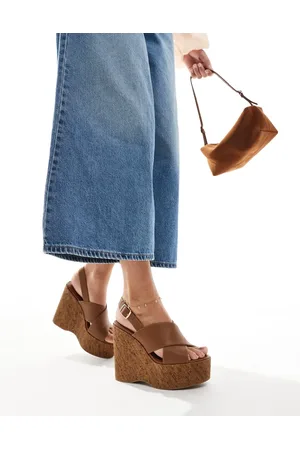 Schuh Sandalias de tacón color con tiras cruzadas y cuñas de corcho Valentina de -Marrón
