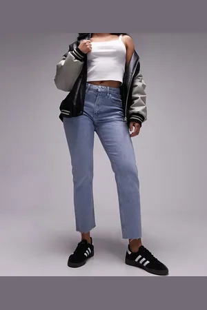 Topshop Vaqueros capri de corte recto y talle medio con acabado y bajos sin rematar de -Azul