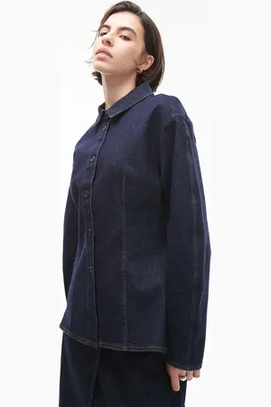 ARKET Camisa vaquera azul añil liso estructurada con cintura entallada de