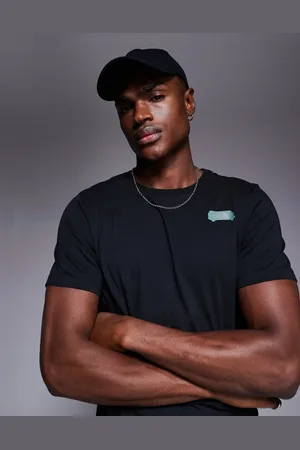 The North Face Camiseta negra con estampado trasero de furgoneta de campin de