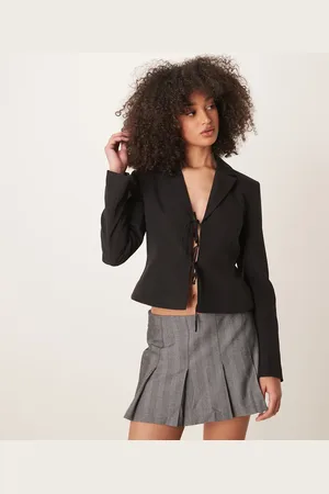 Gina Tricot Americana de sastre corta negra entallada con lazadas delanteras de