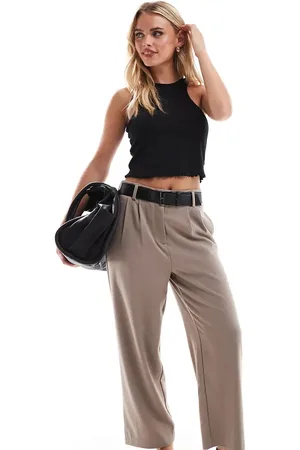 ASOS Pantalones de sastre color moca de pernera ancha con cintura paperbag y detalle de cinturón de ASOS DESIGN Petite-Beis neutro