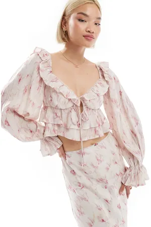 Love Triangle Top corto con estampado difuminado y volantes de tejido efecto rugoso de (parte de un conjunto)-Rosa