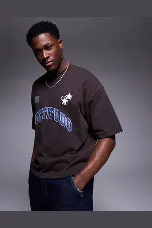ASOS Camiseta marrón oscuro de corte cuadrado extragrande con estampado gráfico deportivo de