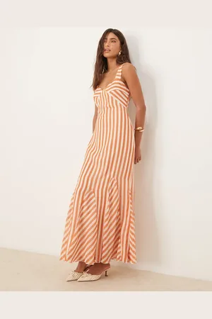 ASOS Vestido semilargo a rayas color óxido de tirantes con diseño dividido y falda de godets de -Multicolor