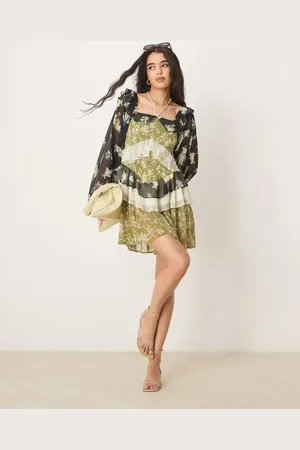 ASOS Vestido corto con cuello halter, volante y estampado variado de florecitas de -Multicolor