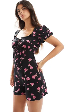 ASOS Mono corto negro con estampado floral, cintura estilo corsé y ribete de encaje de -Multicolor