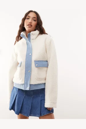 Noisy May Chaqueta bomber color crema de sherpa con insertos de denim de