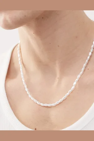 FADED FUTURE Collar de perlas irregulares de