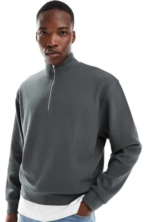 ASOS Sudadera gris extragrande con cuello alzado, cremallera corta y textura gofrada de
