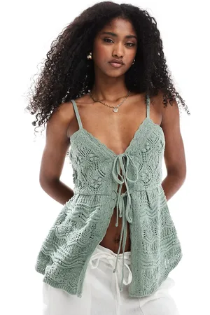 Hollister Top con lazada delantera de croché de