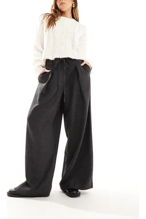 AWARE Pantalones gris oscuro de pernera ancha con pinzas delanteras y lazada en la cintura de