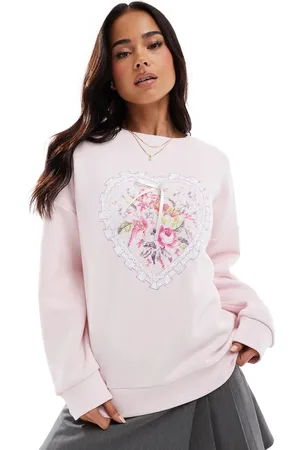 Miss Selfridge Sudadera con estampado de corazón estilo tapiz y lazo de